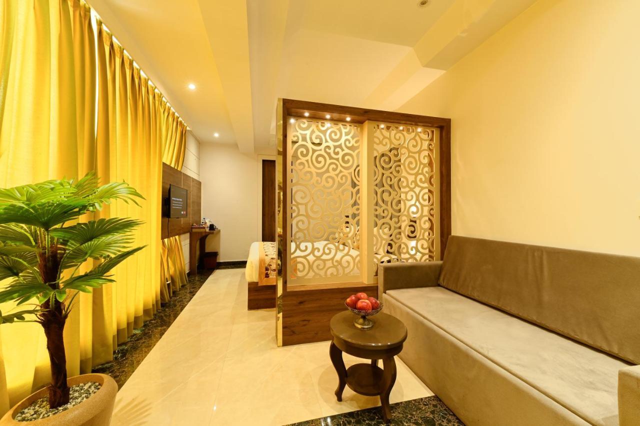 Hotel Avalon Palms Agra Agra  Dış mekan fotoğraf