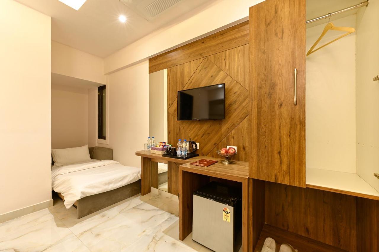 Hotel Avalon Palms Agra Agra  Dış mekan fotoğraf