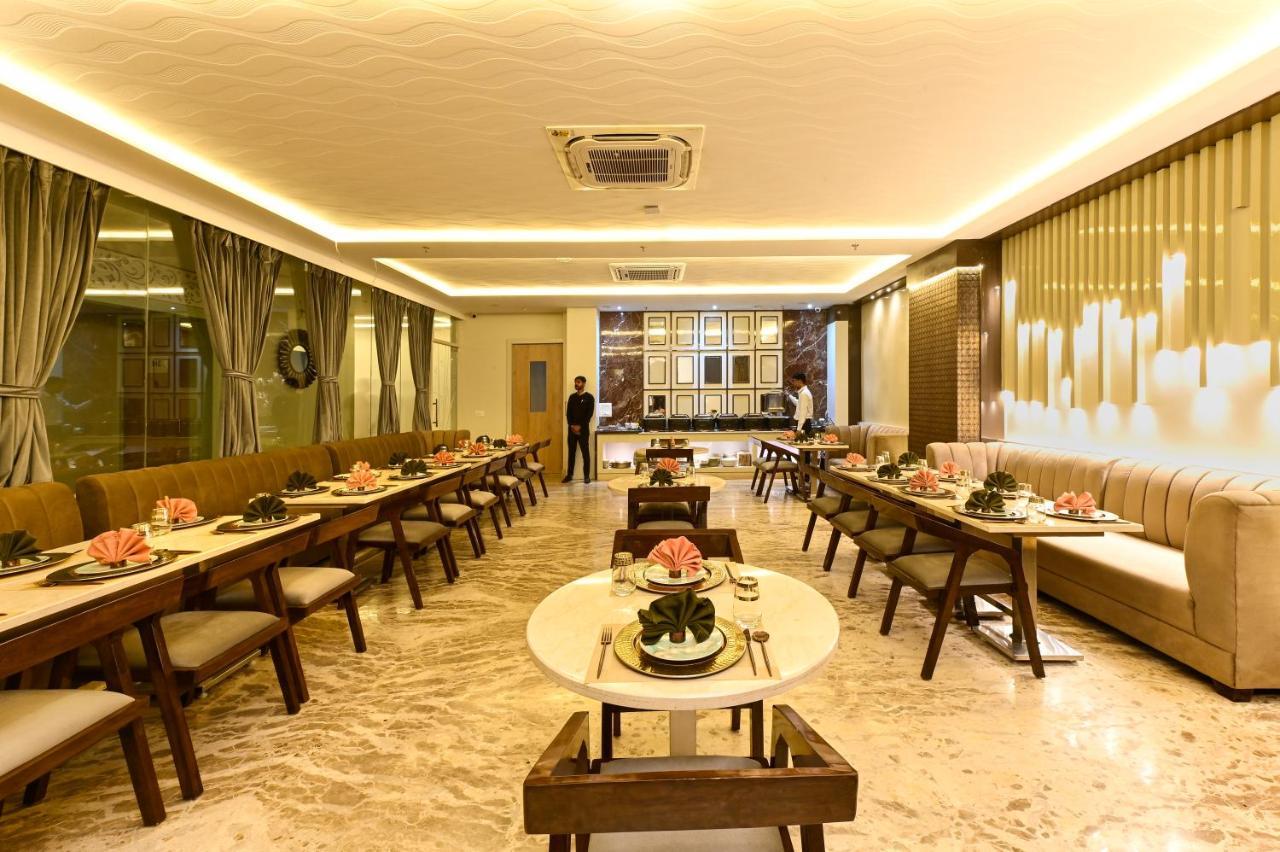 Hotel Avalon Palms Agra Agra  Dış mekan fotoğraf