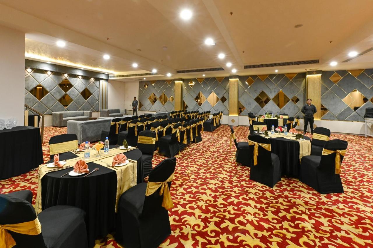 Hotel Avalon Palms Agra Agra  Dış mekan fotoğraf